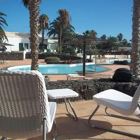 Apartment Sleeps 2 Pool Wifi T691570