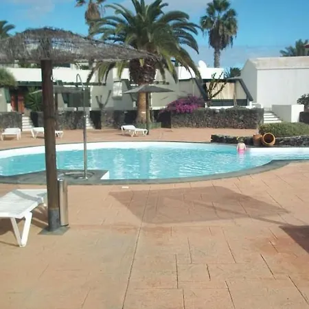 Apartment Sleeps 2 Pool Wifi T691570