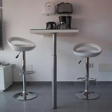 Sleeps 2 Pool Wifi T691570 Apartment *
