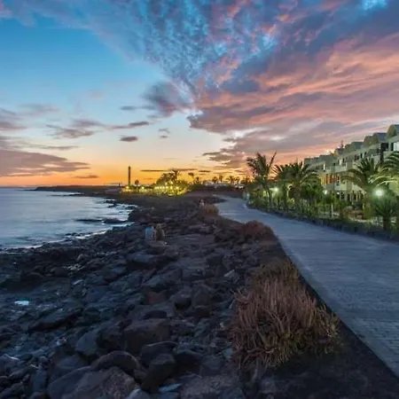 Sleeps 2 Pool Wifi T691570 * Costa Teguise