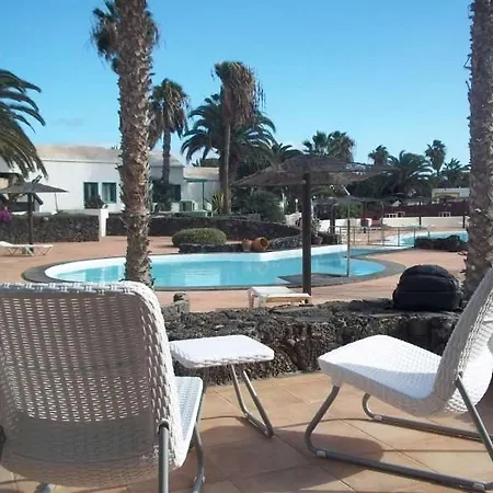 Apartment Sleeps 2 Pool Wifi T691570 *