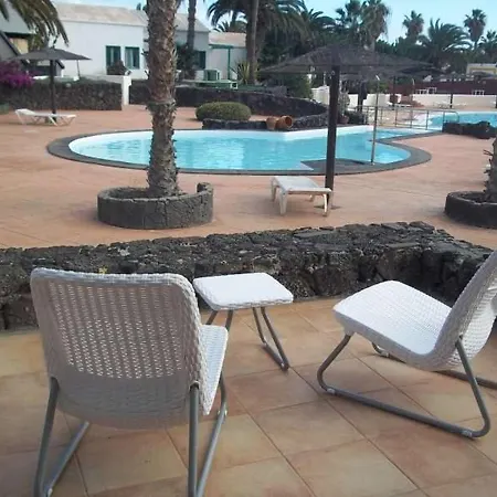 Sleeps 2 Pool Wifi T691570